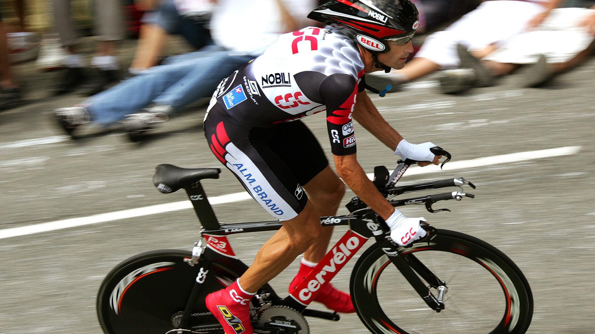 魔术争冠战惊险胜出猛龙，福克斯成为关键先生